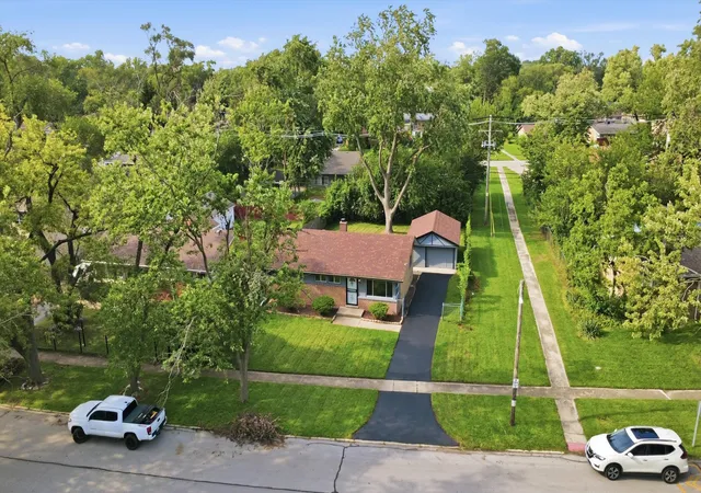 Photo 3 of Single family home for sale at 3036 Wilshire Ave, Markham, IL 60428 | MLS# 12745901 | Listing updated on 2026-09-09