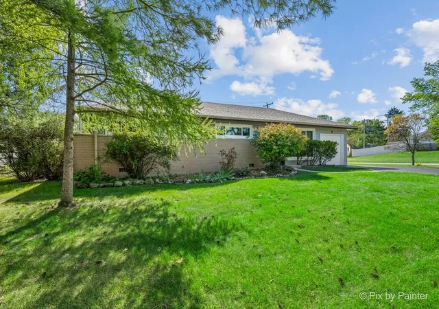 Photo 3 of Single family home for sale at 365 Kingman Ln, Hoffman Estates, IL 60169 | MLS# 12745909 | Listing updated on 2026-10-07