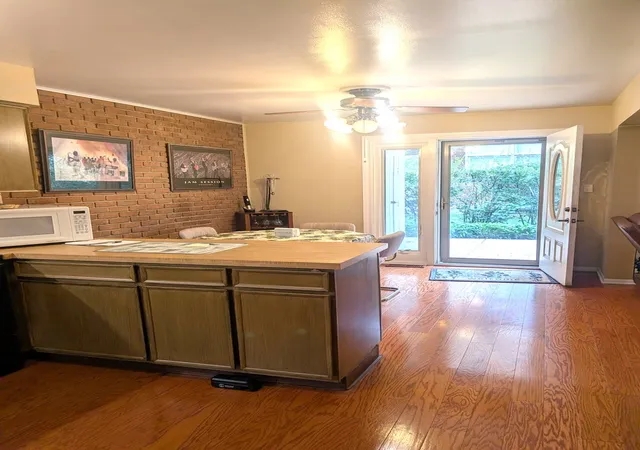 Photo 2 of Sale Pending at 90 N Dee Rd #90, Park Ridge, IL 60068 | MLS# 12745920 | Listing updated on 2026-09-23
