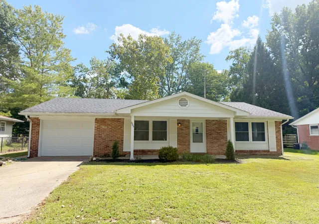 Photo 1 of Single family home for sale at 605 S Emerald Ln, Carbondale, IL 62901 | MLS# 12745940 | Listing updated on 2026-09-18