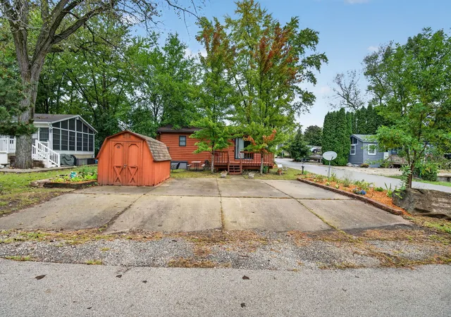 Single family home for sale at 31 Lakeshore Dr, Wilmington, IL 60481 | MLS# 12745967