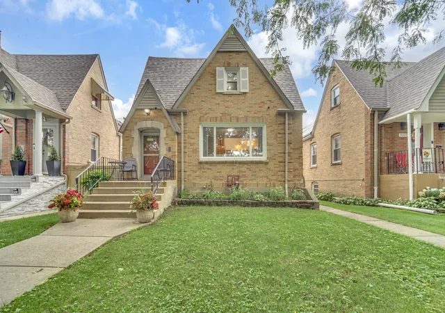Photo 1 of Single family home for sale at 3331 N Rutherford Ave, Chicago, IL 60634 | MLS# 12746019 | Listing updated on 2026-10-02
