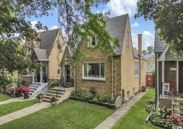 Photo 2 of Single family home for sale at 3331 N Rutherford Ave, Chicago, IL 60634 | MLS# 12746019 | Listing updated on 2026-10-02