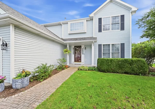 Photo 2 of Single family home for sale at 1011 Phelps Ln, Shorewood, IL 60404 | MLS# 12746032 | Listing updated on 2026-10-28