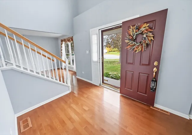 Photo 4 of Single family home for sale at 1011 Phelps Ln, Shorewood, IL 60404 | MLS# 12746032 | Listing updated on 2026-10-28