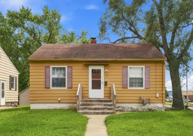Photo 1 of Single family home for sale at 500 19th Avenue, Rock Island, IL 61201 | MLS# 12746042 | Listing updated on 2026-09-06