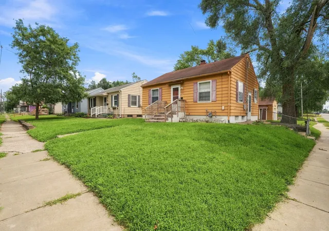 Photo 2 of Single family home for sale at 500 19th Avenue, Rock Island, IL 61201 | MLS# 12746042 | Listing updated on 2026-09-06