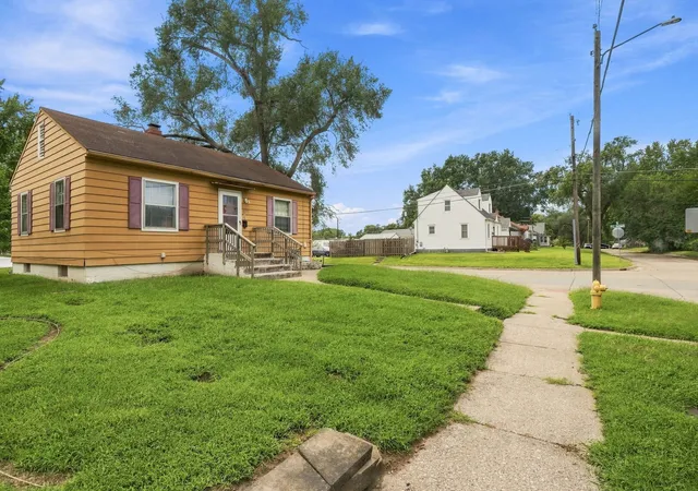 Photo 2 of Single family home for sale at 500 19th Avenue, Rock Island, IL 61201 | MLS# 12746042 | Listing updated on 2026-09-06