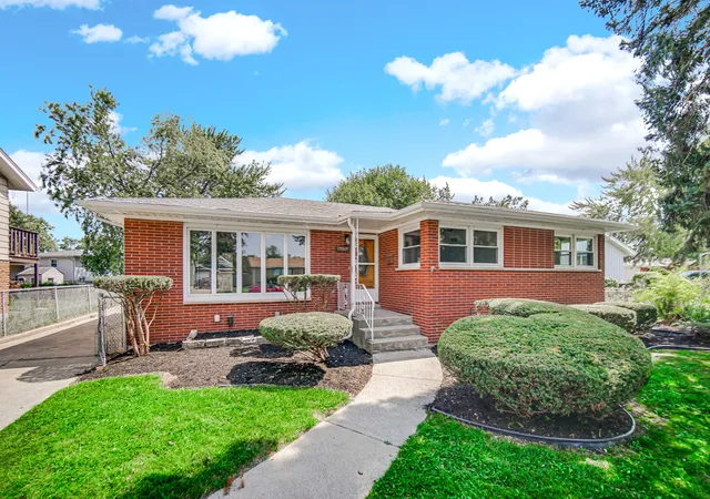 Photo 2 of Single family home for sale at 17517 Shirley Dr, Lansing, IL 60438 | MLS# 12746054 | Listing updated on 2026-09-29