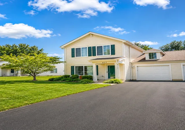 Photo 3 of Multi family home for sale at 617 Briarcliff Dr, Minooka, IL 60447 | MLS# 12746068 | Listing updated on 2026-09-30
