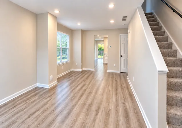 Listing Photo 4 - Condo for sale in building located at 617 Briarcliff Dr, Minooka, IL 60447