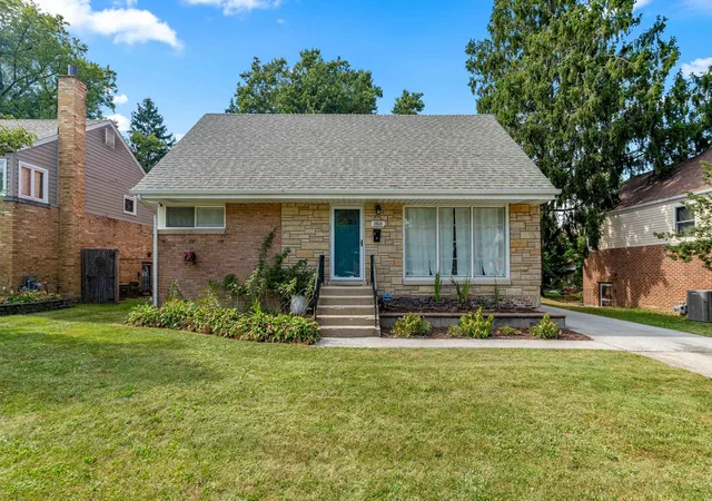 Single family home for sale at 18516 Clyde Rd, Homewood, IL 60430 | MLS# 12746105