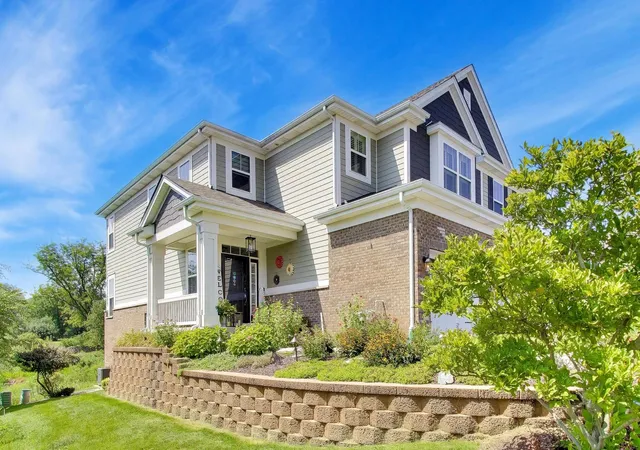 Photo 2 of Townhouse for sale at 27w187 Breme Dr, Warrenville, IL 60555 | MLS# 12746143 | Listing updated on 2026-09-06
