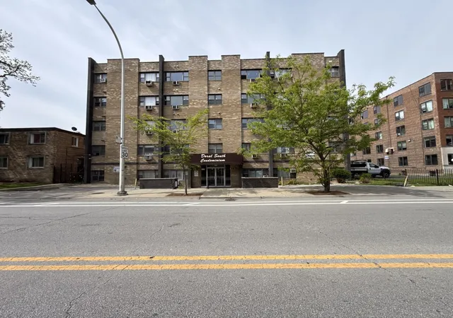 Sale Pending at 7854 S South Shore Dr #513, Chicago, IL 60649 | MLS# 12746156 | Listing updated on 2026-10-15