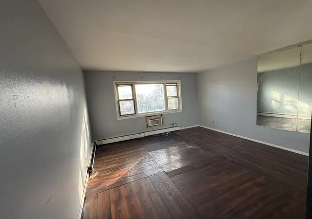 Photo 3 of Sale Pending at 7854 S South Shore Dr #513, Chicago, IL 60649 | MLS# 12746156 | Listing updated on 2026-10-15