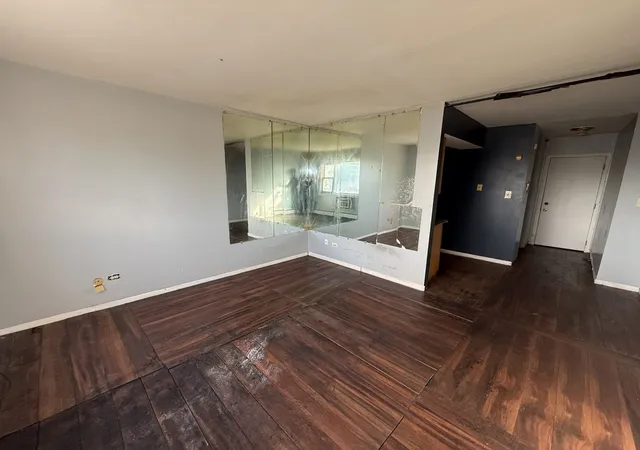 Photo 4 of Sale Pending at 7854 S South Shore Dr #513, Chicago, IL 60649 | MLS# 12746156 | Listing updated on 2026-10-15