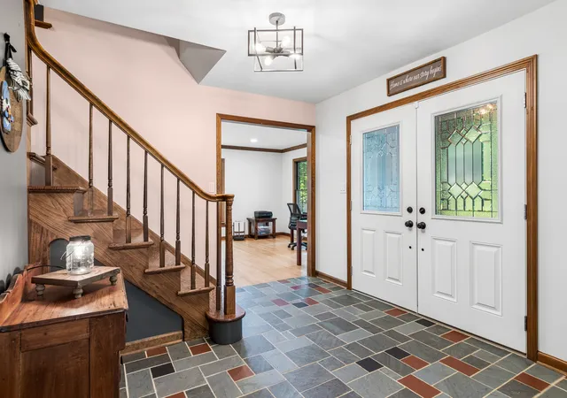 Photo 2 of Single family home for sale at 6n419 Ferson Woods Dr, St. Charles, IL 60175 | MLS# 12746174 | Listing updated on 2026-09-10