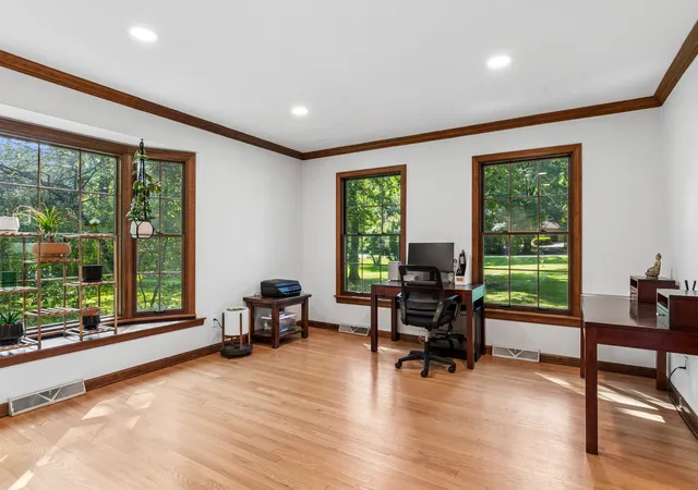 Photo 3 of Single family home for sale at 6n419 Ferson Woods Dr, St. Charles, IL 60175 | MLS# 12746174 | Listing updated on 2026-09-10