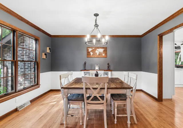 Photo 4 of Single family home for sale at 6n419 Ferson Woods Dr, St. Charles, IL 60175 | MLS# 12746174 | Listing updated on 2026-09-10