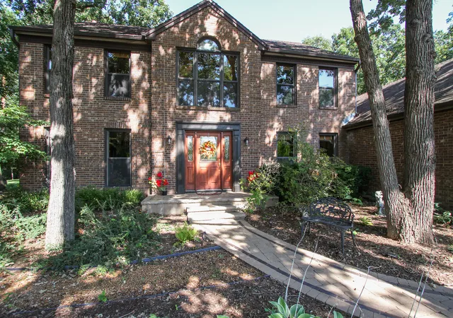 Photo 2 of Single family home for sale at 24530 Hummingbird Ct, Barrington, IL 60010 | MLS# 12746227 | Listing updated on 2026-09-14