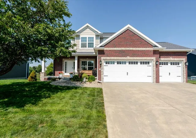 Photo 1 of Single family home for sale at 5808 Sugarberry Ave, Bloomington, IL 61705 | MLS# 12746253 | Listing updated on 2026-09-15