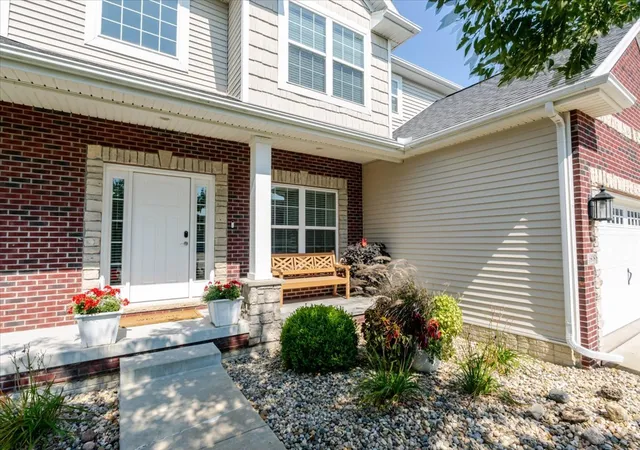 Photo 2 of Single family home for sale at 5808 Sugarberry Ave, Bloomington, IL 61705 | MLS# 12746253 | Listing updated on 2026-09-15