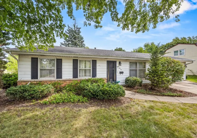 Photo 1 of Single family home for sale at 891 Laurel Dr, Aurora, IL 60506 | MLS# 12746275 | Listing updated on 2026-09-12
