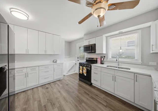 Photo 4 of Single family home for sale at 4228 W 127th Street, Alsip, IL 60803 | MLS# 12746286 | Listing updated on 2026-10-07