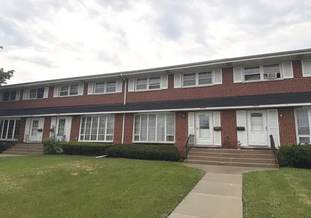 Photo 2 of Townhouse for sale at 15w638 Virginia Ln, Elmhurst, IL 60126 | MLS# 12746327 | Listing updated on 2026-09-06