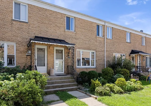 Photo 1 of Townhouse for sale at 4618 N Paulina St, Chicago, IL 60640 | MLS# 12746338 | Listing updated on 2026-09-14