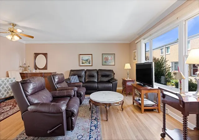 Photo 2 of Townhouse for sale at 4618 N Paulina St, Chicago, IL 60640 | MLS# 12746338 | Listing updated on 2026-09-14