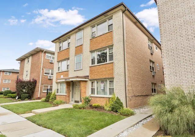 Photo 2 of Condo for sale at 6845 N Northwest Hwy #3E, Chicago, IL 60631 | MLS# 12746351 | Listing updated on 2026-09-12