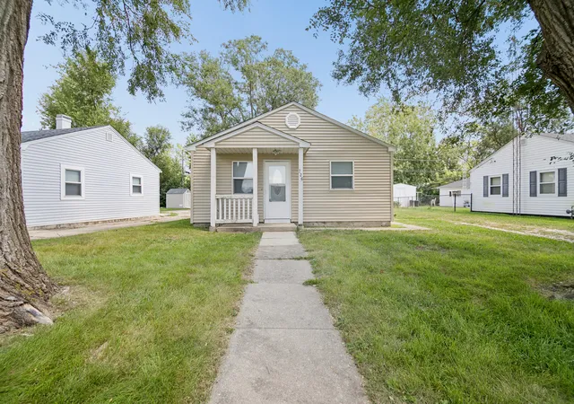 Photo 2 of Single family home for sale at 726 N Webster Cir, Kankakee, IL 60901 | MLS# 12746371 | Listing updated on 2026-09-07