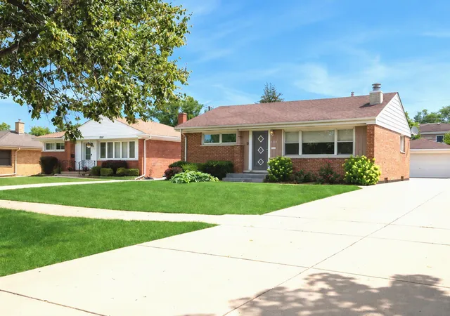 Photo 1 of Single family home for sale at 8223 N Washington St, Niles, IL 60714 | MLS# 12746378 | Listing updated on 2026-10-22