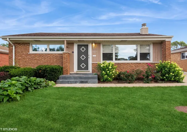 Photo 2 of Single family home for sale at 8223 N Washington St, Niles, IL 60714 | MLS# 12746378 | Listing updated on 2026-10-22