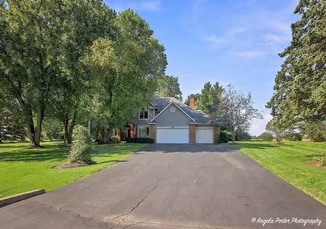 Photo 2 of Single family home for sale at 1809 Elm St, Spring Grove, IL 60081 | MLS# 12746399 | Listing updated on 2026-10-04