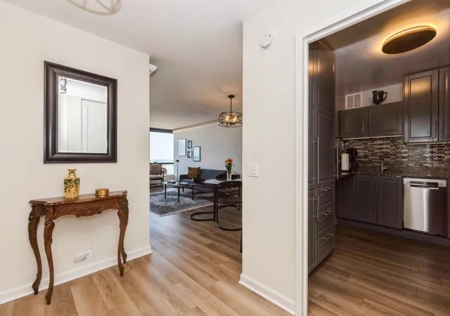 Photo 4 of Condo for sale at 5415 N Sheridan Rd #2905, Chicago, IL 60640 | MLS# 12746505 | Listing updated on 2026-09-24