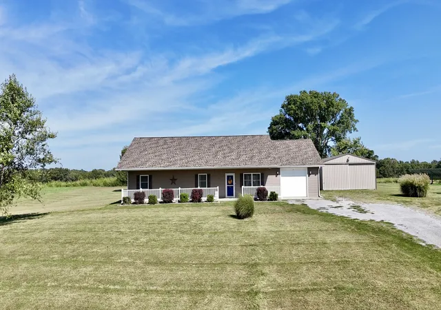 Photo 2 of Single family home for sale at 1050 Campground Rd, Ava, IL 62907 | MLS# 12746507 | Listing updated on 2026-09-25