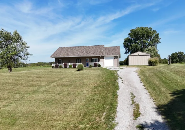Photo 3 of Single family home for sale at 1050 Campground Rd, Ava, IL 62907 | MLS# 12746507 | Listing updated on 2026-09-25