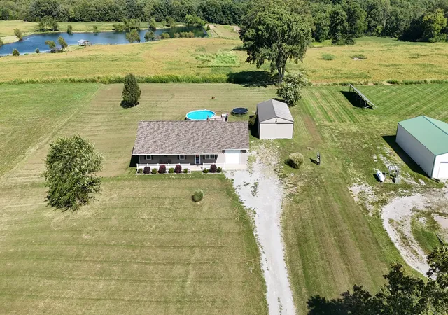 Photo 4 of Single family home for sale at 1050 Campground Rd, Ava, IL 62907 | MLS# 12746507 | Listing updated on 2026-09-25
