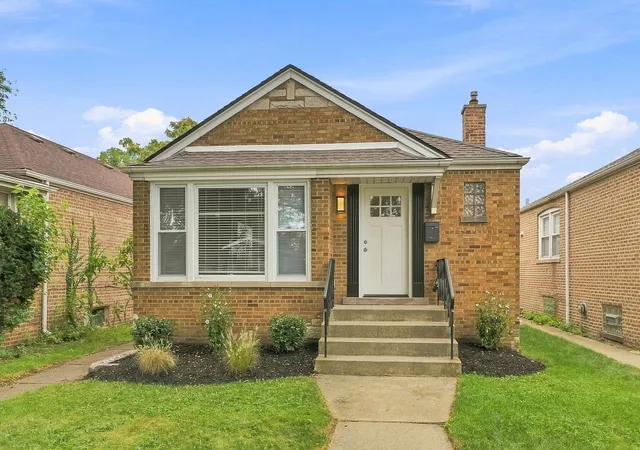 Photo 1 of Single family home for sale at 8550 S Jeffery Blvd, Chicago, IL 60617 | MLS# 12746510 | Listing updated on 2026-09-06