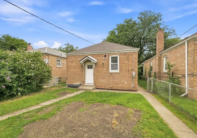 Photo 2 of Single family home for sale at 8550 S Jeffery Blvd, Chicago, IL 60617 | MLS# 12746510 | Listing updated on 2026-09-06
