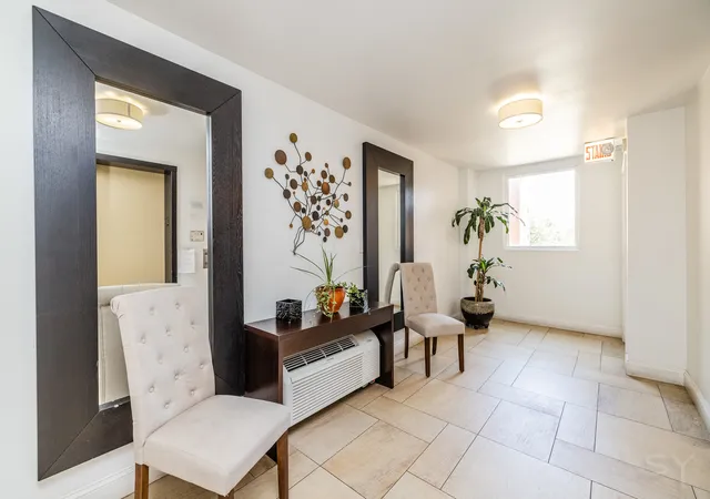 Listing Photo 4 - Condo for sale in building located at 3700 N Lake Shore Dr, Chicago, IL 60613 - Unit #303