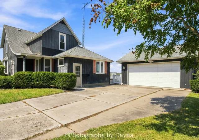 Photo 2 of Single family home for sale at 691 W Ambrose St, St. Anne, IL 60964 | MLS# 12746514 | Listing updated on 2026-09-05