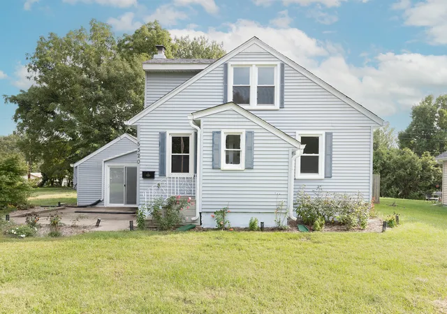 Single family home for sale at 5320 33rd Avenue, Moline, IL 61265 | MLS# 12746547