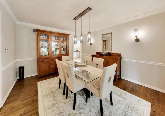 Photo 4 of Single family home for sale at 1514 Chapel Ct, Northbrook, IL 60062 | MLS# 12746594 | Listing updated on 2026-09-29