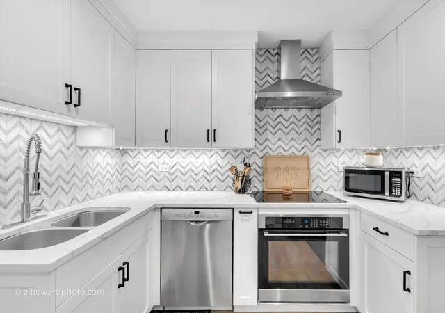 Photo 3 of Townhouse for sale at 2s758 Timber Dr, Warrenville, IL 60555 | MLS# 12746597 | Listing updated on 2026-09-17