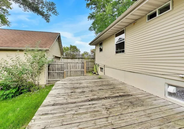 Photo 2 of Single family home for sale at 729 Brink St, Woodstock, IL 60098 | MLS# 12746611 | Listing updated on 2026-09-06
