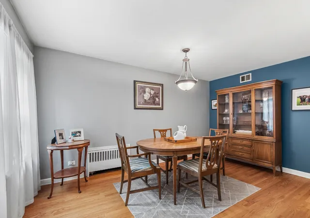 Photo 4 of Single family home for sale at 9815 S Millard Ave, Evergreen Park, IL 60805 | MLS# 12746615 | Listing updated on 2026-09-29