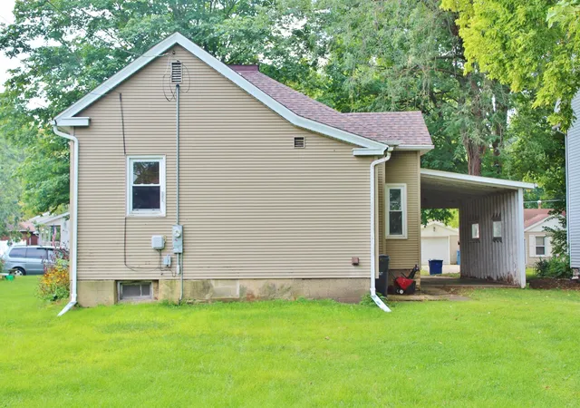 Photo 2 of Single family home for sale at 416 E Benton St, Morris, IL 60450 | MLS# 12746621 | Listing updated on 2026-09-21